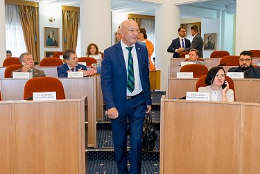 Соцподдержка, выборы, такси… Депутаты внесли изменения в областные законы